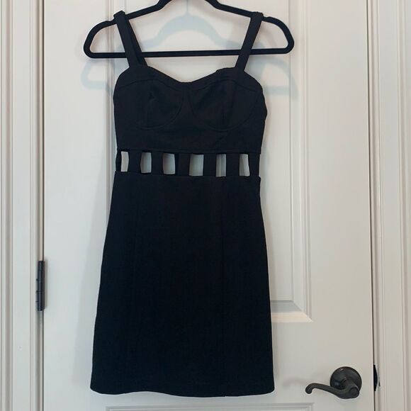 Ark & Co Dresses & Skirts - NWT Ark & Co. little black dress with cutouts. Size small